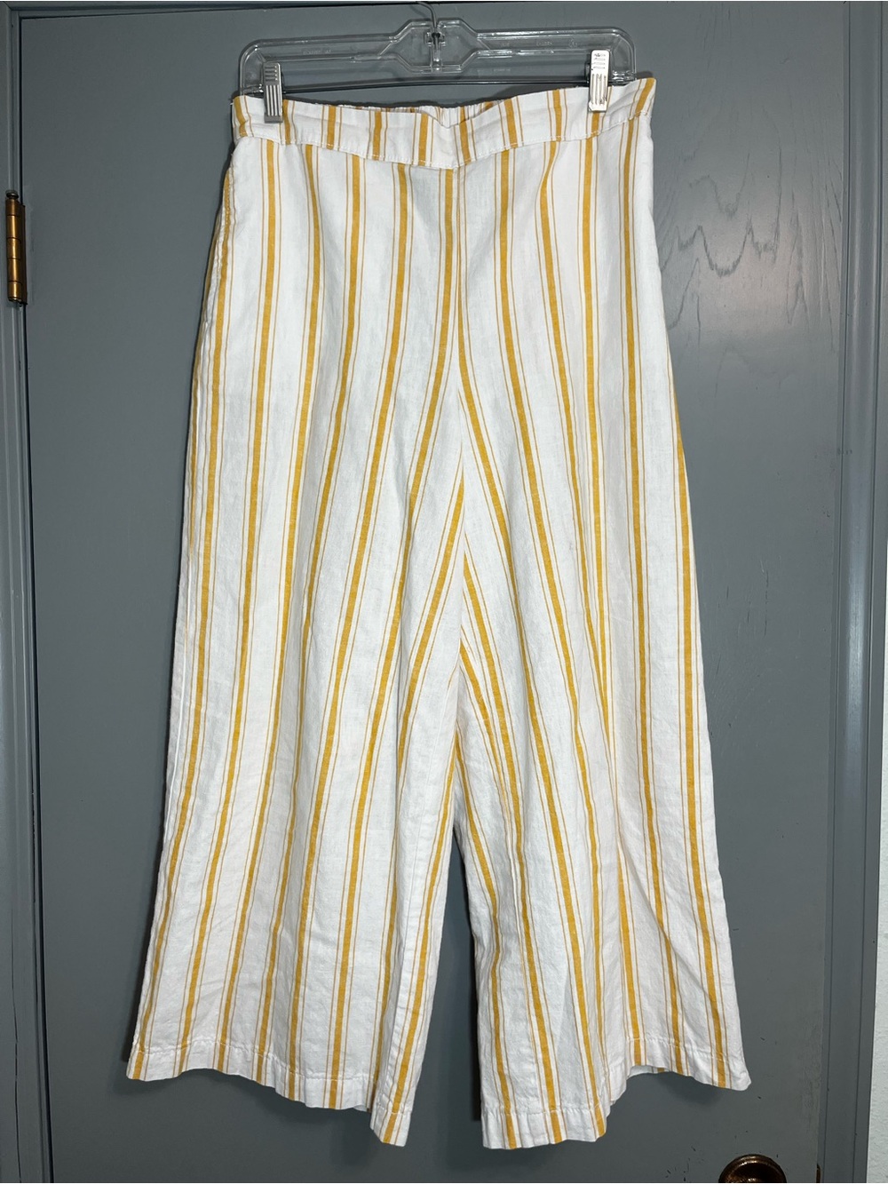 a.n.a White and Mustard Vertical Stripe Cropped Wide-Leg Pants women’s medium